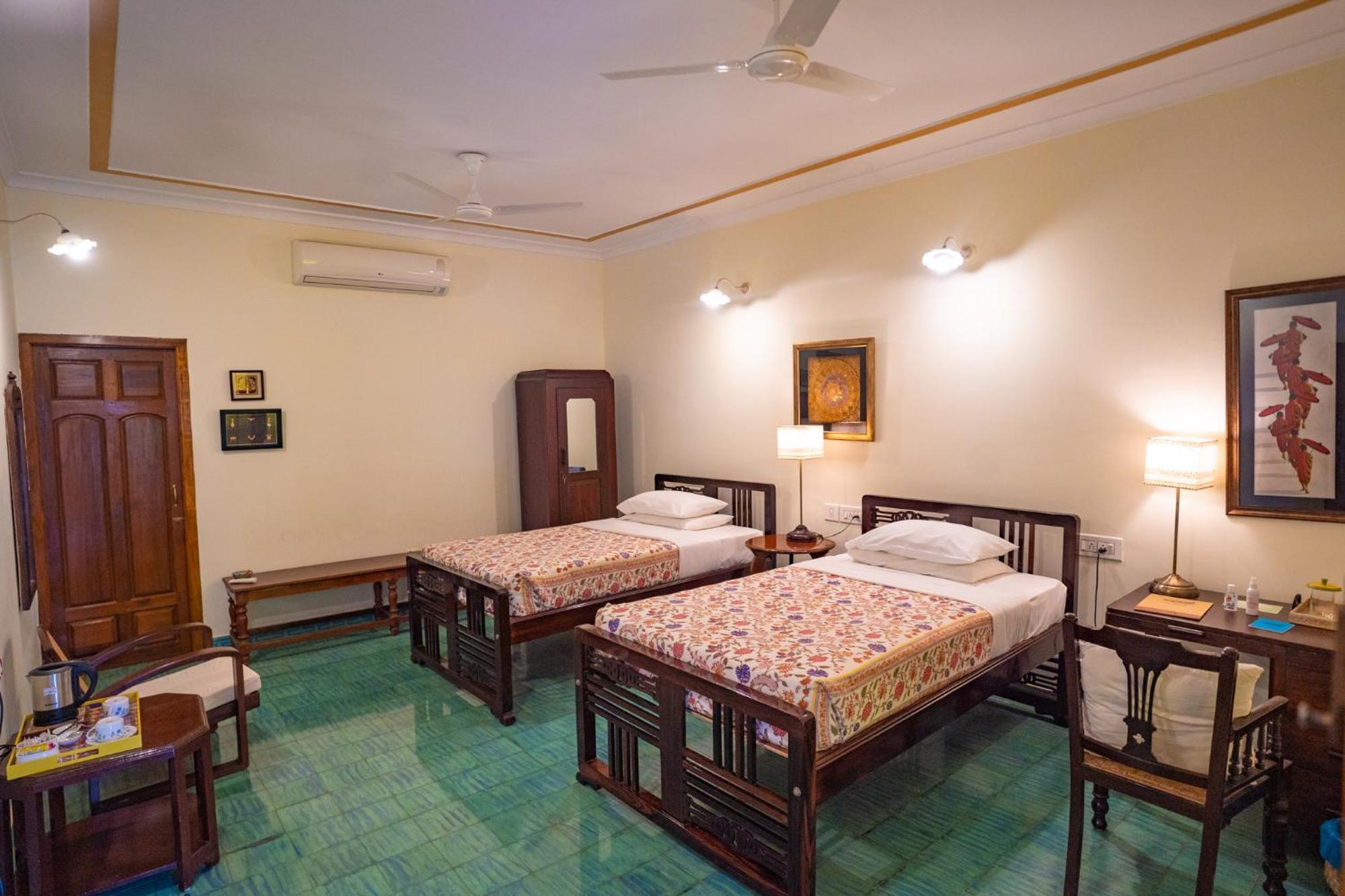 The Bangala Chettinad Hotel Karaikkudi Exterior photo