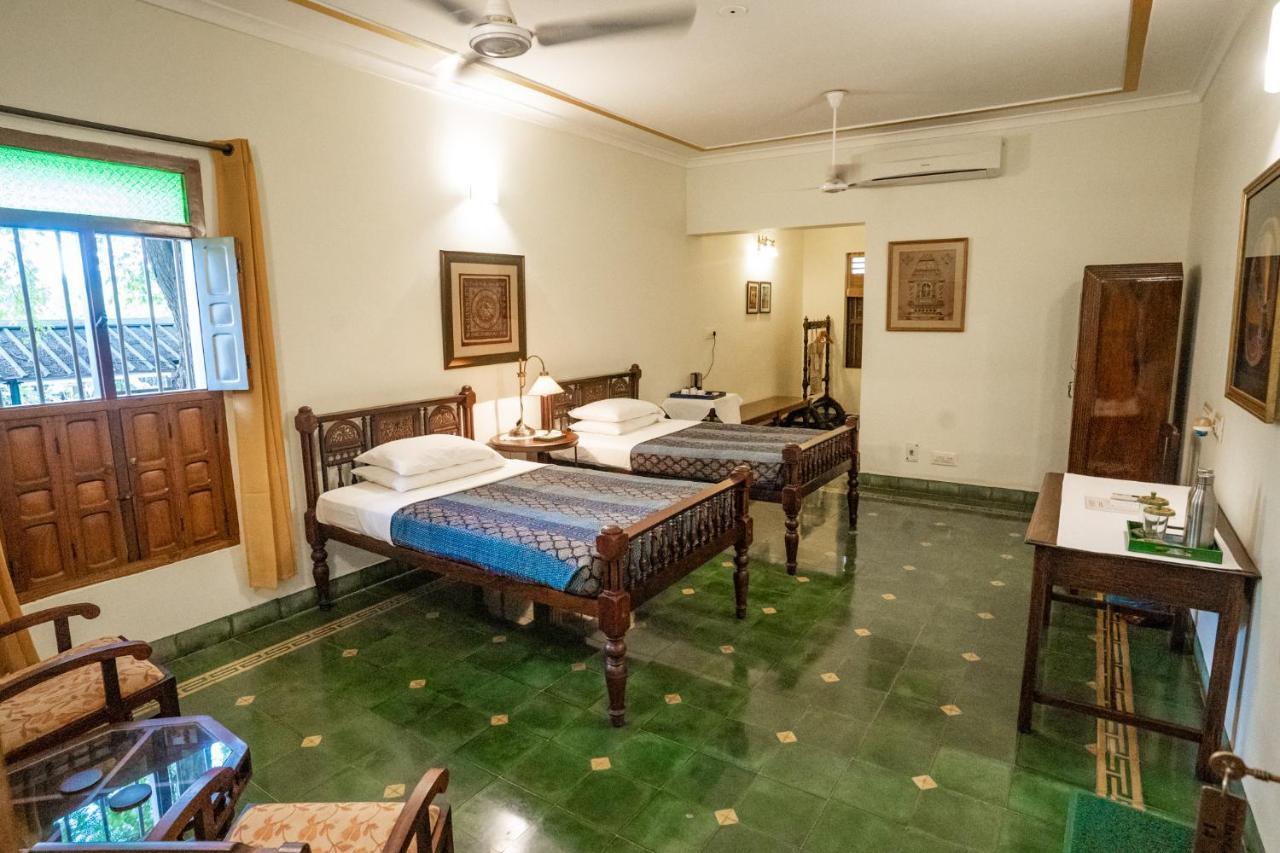 The Bangala Chettinad Hotel Karaikkudi Exterior photo