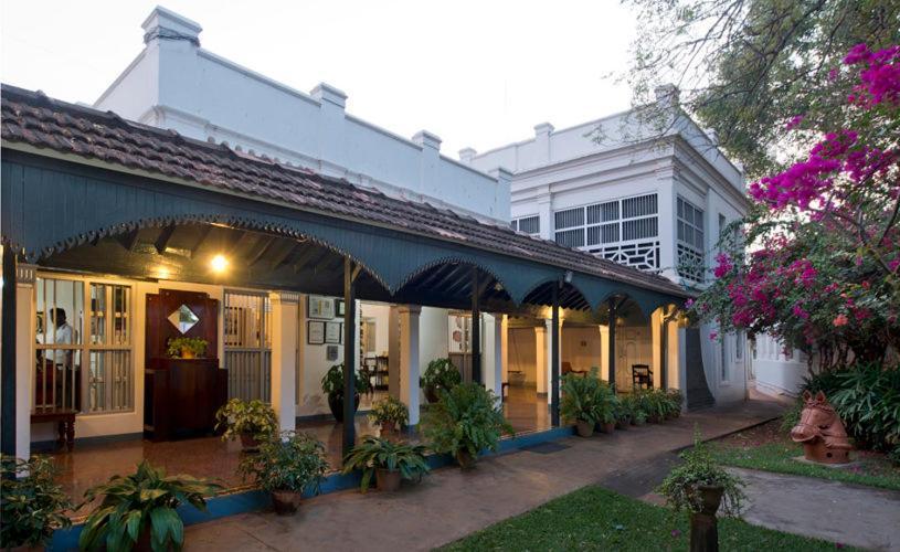 The Bangala Chettinad Hotel Karaikkudi Exterior photo