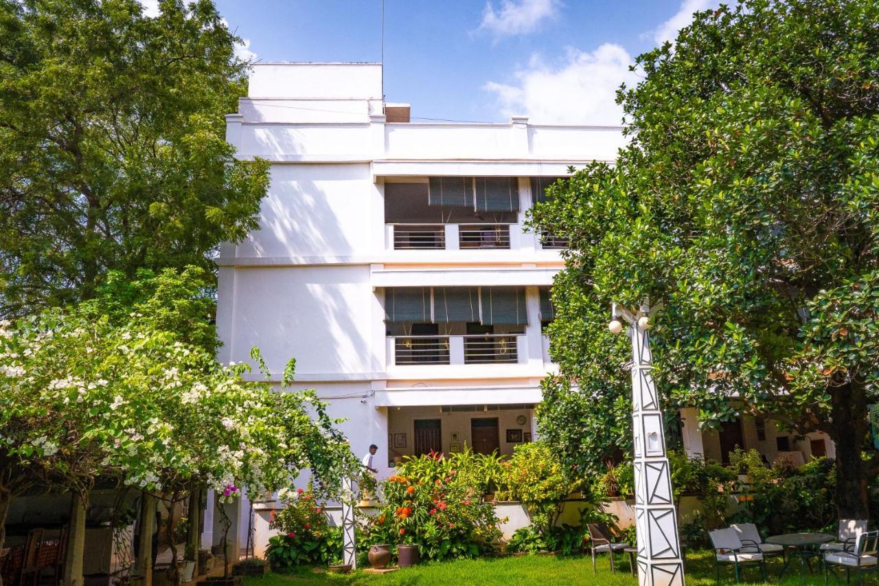 The Bangala Chettinad Hotel Karaikkudi Exterior photo